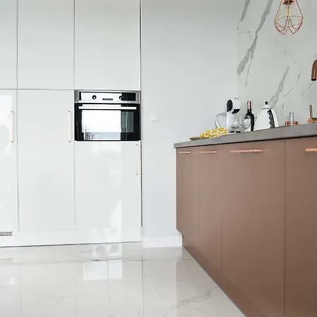 Marcelin Gold Wes Quality Apartment Posen