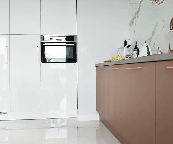 Marcelin Gold Wes Quality Apartment Poznan